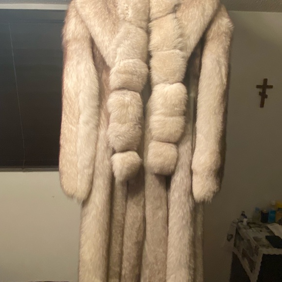 Blue fox fur coat - Picture 4 of 7